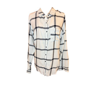 Maurices, black and white check shirt, long sleeve button up collar pocket sz 1￼